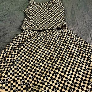 The Magic Box Disney 2 Piece Set.  Black/White Mickey Design. Women’s XL